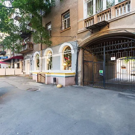 Goodrest On Troitskaya Apartment *